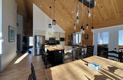 Argenteuil Regional County Municipality Ski Chalet | Chalet Familiale Privé/ SPA Avec Moustiquaire/véranda