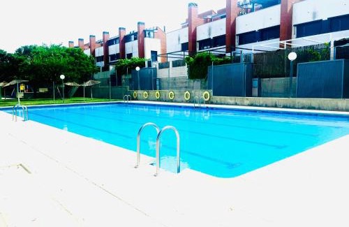 Rivas-Vaciamadrid House | Chalet Familiar Jardín a 15 min centro y Warner