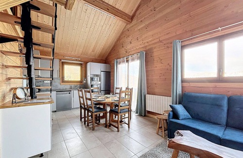 Le Corbier Apartment | Chalet for 6, WiFi, parking, near ski lifts