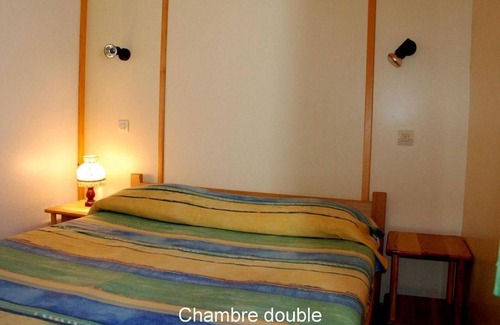 Blavignac Ski Chalet | Chalet "Fougère Pour 6 Prix Weekend" with Mountain View, Shared Pool & Wi-Fi