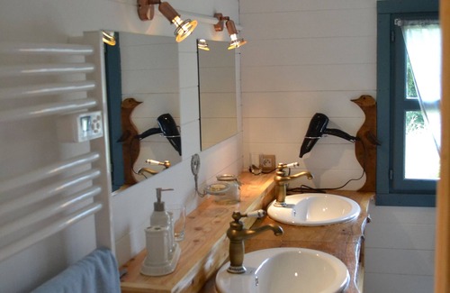 Saint-Jean-des-Ollieres Ski Chalet | Chalet in the heart of nature, ideal for recharging your batteries;