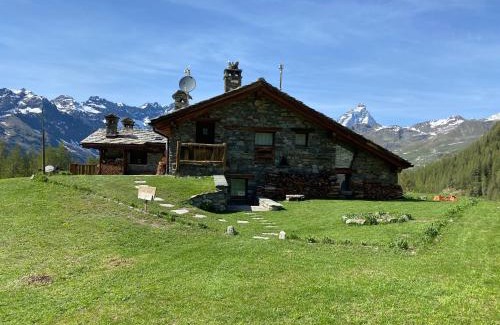 Valtournenche Ski Chalet | CHALET GORRET CHENEIL