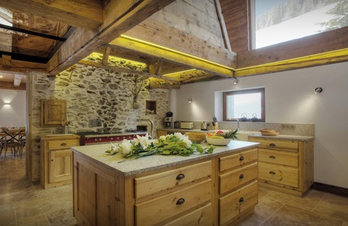 La Giettaz Ski Chalet | Chalet Goville - luxury alpine base for 15 sauna & hot tub - OVO Network