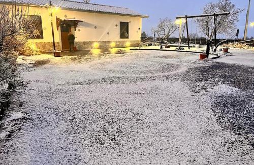Maletto Ski Chalet | Chalet Grotta Monte Etna