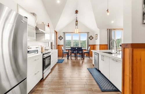 Val-des-Lacs House | Chalet Harmony - large exclusive waterfront cottage with SPA and pool table