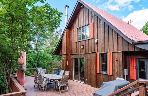 Saint-Faustin-Lac-Carre Ski Chalet | Chalet - Hot tub - Ski out in Mont-Blanc