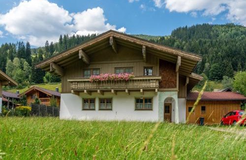 Muhlbach im Pinzgau Apartment | Chalet in Bramberg near Ski Slopes, cleaning included