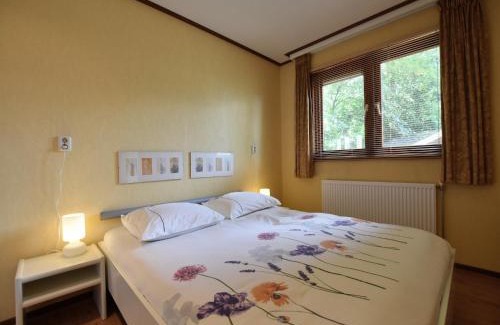 Garderen Ski Chalet | Chalet in Garderen with Fenced Garden