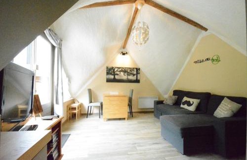 Gesves Ski Chalet | Chalet in Gesves with Roof Terrace, Garden, BBQ
