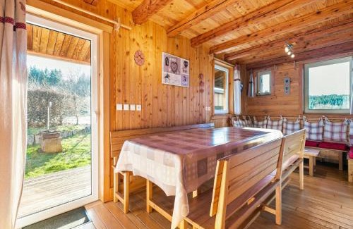 Harreberg Ski Chalet | Chalet in Harreberg with Garden Views