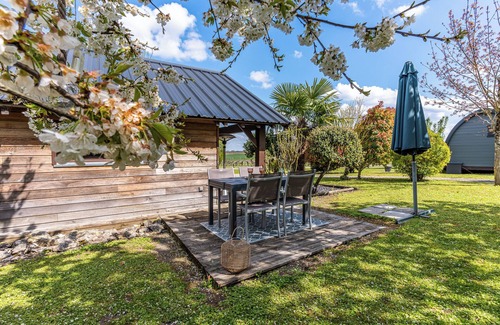 Reaux sur Trefle Ski Chalet | CHALET IN THE VINEYARDS, 5 minutes from Jonzac Antilles