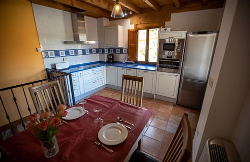 Tobera Ski Chalet | Chalet in Toba near Montes Obarenes Park