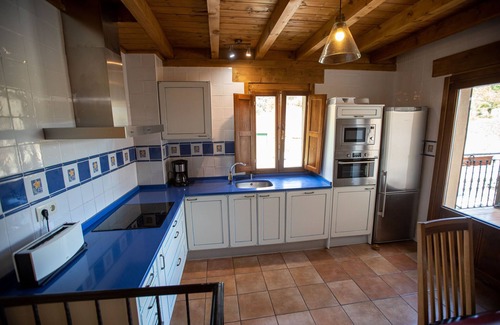 Tobera Ski Chalet | Chalet in Toba near Montes Obarenes Park