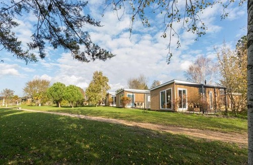 Breezand House | Chalet in Vrouwenpolder near Banjaard Beach