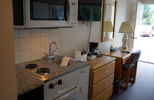 Kitimat Hotel | Chalet Inn