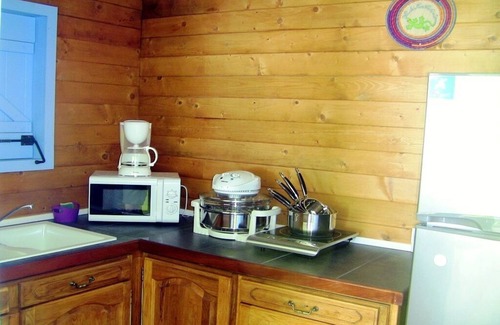 Montvert-les Bas Ski Chalet | CHALET JAUNE, a 2300m2 park, wifi, parking, swimming pool, kitchen, happiness