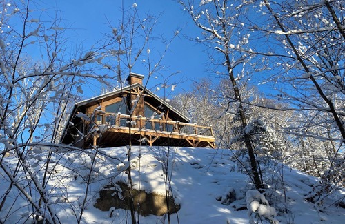 Saint-Faustin-Lac-Carre Ski Chalet | Chalet L'Aventure in the heart of the Laurentians
