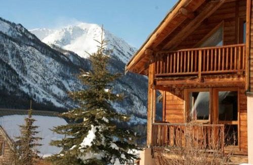 Nevache Ski Chalet | Chalet L'Eitièro hameau des Chazals Nevache Hautes Alpes