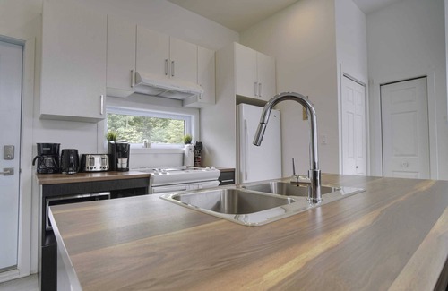 Chertsey Ski Chalet | Chalet L'Hérisson (Lakefront, Spa, BBQ, forest)