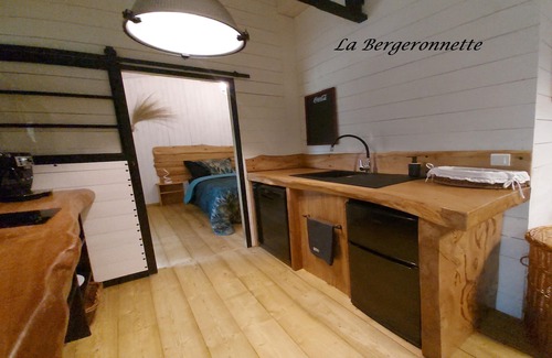 Queyrac House | Chalet 'La Bergeronnette' with Shared Pool, Private Terrace and Shared Garden