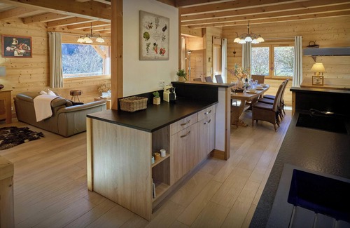 La Giettaz Ski Chalet | Chalet La Canopée - Aravis mountain stay with spa for 10 - OVO Network