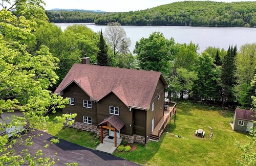 Riviere-Rouge House | Chalet Le 2467 – Luxury, Nature & Comfort on the Lake, 10 bedrooms 25 Guests