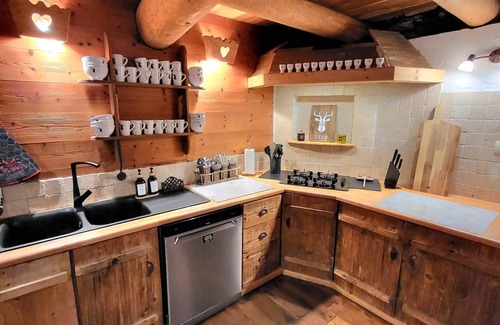 Le Bourg-d'Oisans Ski Chalet | Chalet 'Le Cosy Lodge' with Mountain View, Private Pool and Wi-Fi