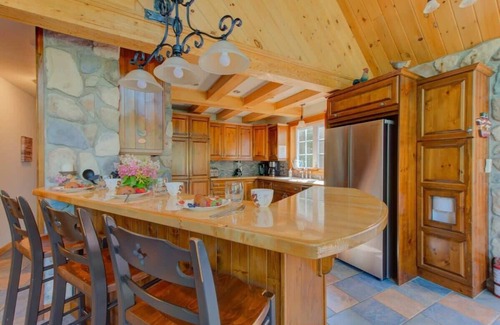 Mauricie Ski Chalet | Chalet le Missionnaire spa