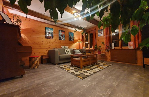 Les Posses-sur-Bex Ski Chalet | Chalet le muveran, in the center of gryon with garden!