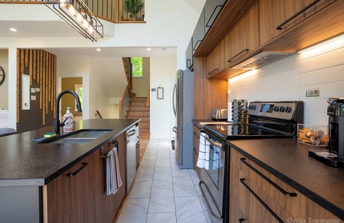Argenteuil Regional County Municipality Ski Chalet | Chalet Le Silverson | Private Spa | Fireplace | Game Room, Chalet Le Silverson | Hot tub | Fireplace