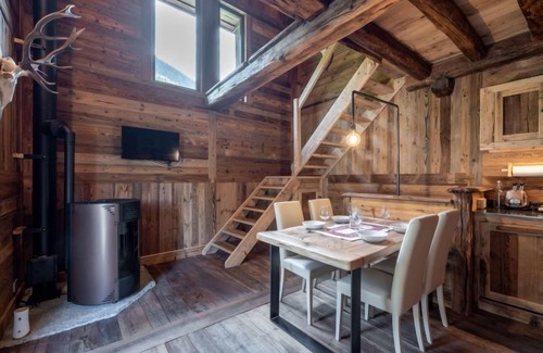 Introd House | Chalet les Combes by Interhome