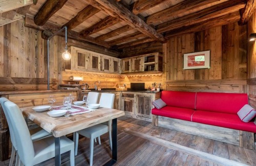 Introd House | Chalet les Combes by Interhome