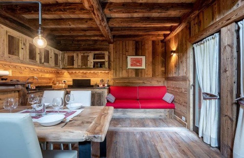 Introd House | Chalet les Combes by Interhome