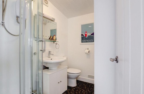 Stoke Fleming Ski Chalet | Chalet Little Seawatch by Interhome