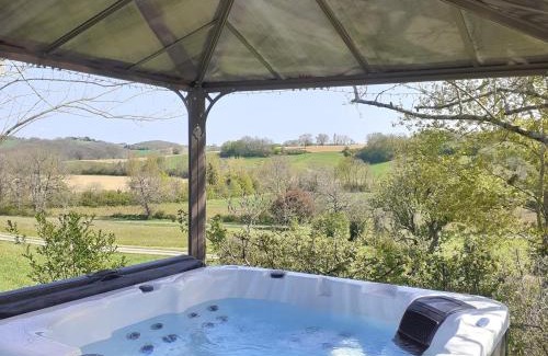 Peyrusse-Grande House | Chalet Mélèze - Les Chalets de Barruérot - Spa jacuzzi privatif - Piscine en été