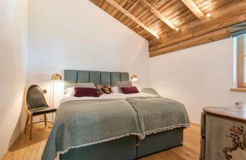 Sankt Anton am Arlberg Apartment | Chalet Marmotta NEVE - Luxus Chalet Ski-In Ski-Out