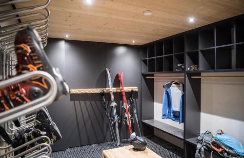 Sankt Anton am Arlberg Apartment | Chalet Marmotta NEVE - Luxus Chalet Ski-In Ski-Out