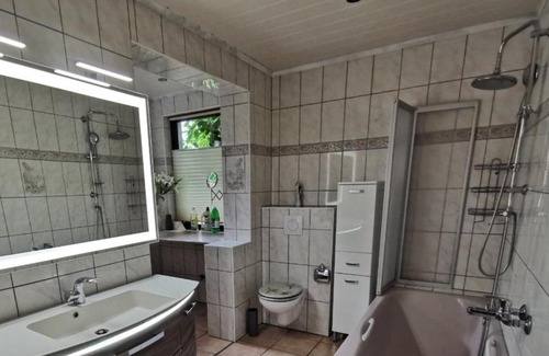 Mattighofen House | Chalet mit sechs Schlafzimmern-Whirlpool