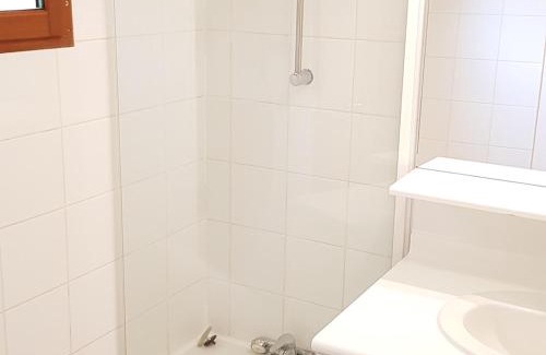 La Joue du Loup Ski Chalet | Chalet mitoyen 3 pièces 7 personnes avec piscine et sauna - Résidence Les Flocons du Soleil - FR-1-504-56