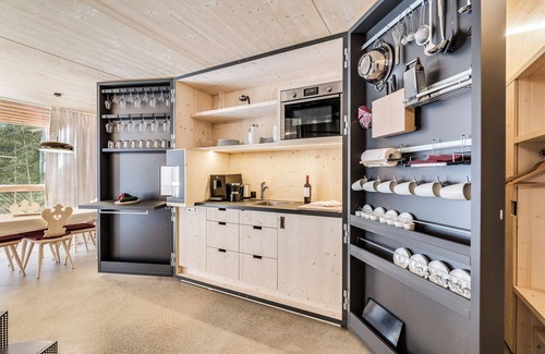 Maranza Ski Chalet | Chalet 'Mitteregge' with Mountain View, Shared Garden and Wi-Fi