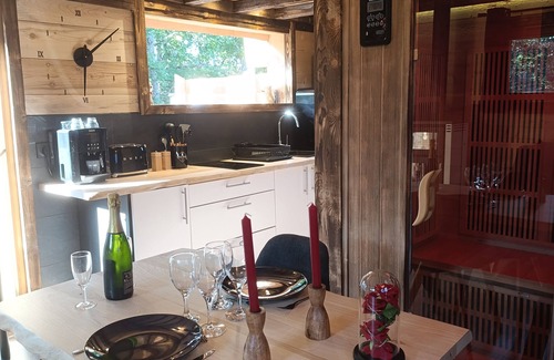 Septmoncel les Molunes Ski Chalet | Chalet Mobile Insolite "licorne" Pleine Nature Bain Nordique et Sauna Privatif