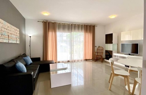 Miami Platja Apartment | Chalet moderno con piscina en Mont - roige Bahia