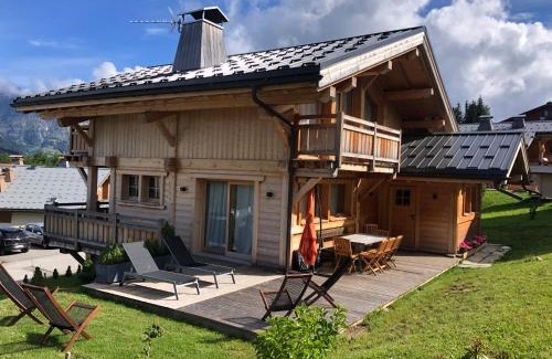 Notre-Dame-de-Bellecombe Ski Chalet | Chalet Nanook