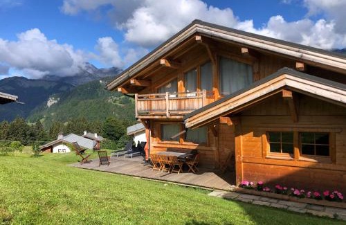 Notre-Dame-de-Bellecombe Ski Chalet | Chalet Nanook