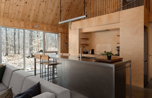 Chertsey Ski Chalet | Chalet Nova - Spa, Sauna & Nearby Lakes