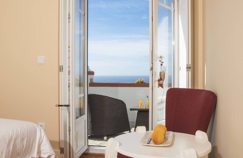 Azenhas do Mar Bed & Breakfast | Chalet O Amorzinho