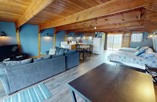 Kelleys Island Ski Chalet | Chalet, "On the Rock" Kelleys Island Ohio