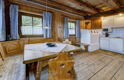 Zettersfeld Ski Resort Apartment | Chalet on Zettersfeld with Dolomite Views