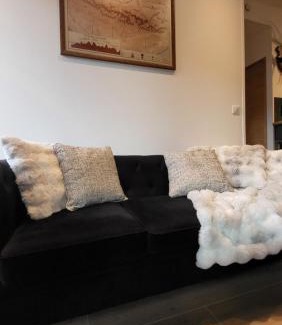 Saint-Lary-Soulan Ski Chalet | Chalet Otsoak Chalet privé 3 chambres 6 personnes avec grande terrasse, garage couvert, vue montagnes à St Lary village