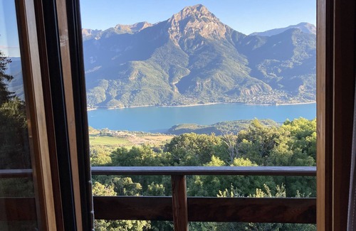 Saint-Apollinaire Ski Chalet | Chalet overlooking Lake Serre Ponçon near the Parc des Ecrins